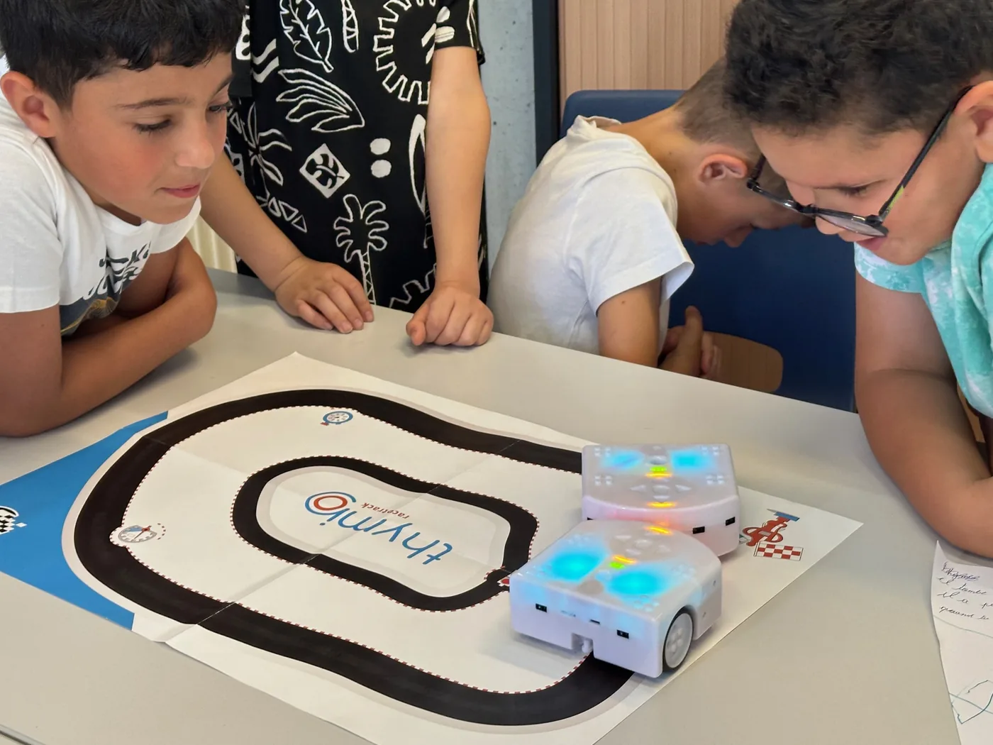 Image illustrant l'article « S'amuser et apprendre : Stage éducatif de robotique et programmation visuelle ! » de l'EPN de Seilles.